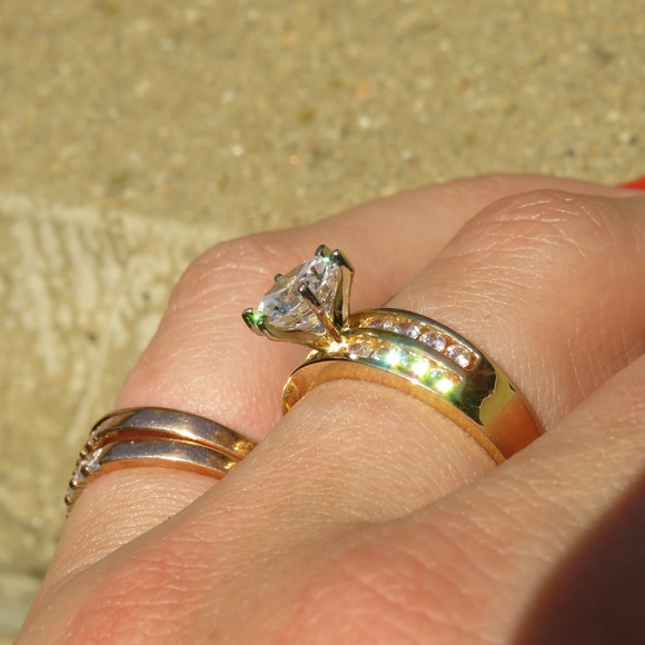 Diamonique 14k yellow gold 6 prong brilliant CZ ring size 7.75 - Picture 10 of 11